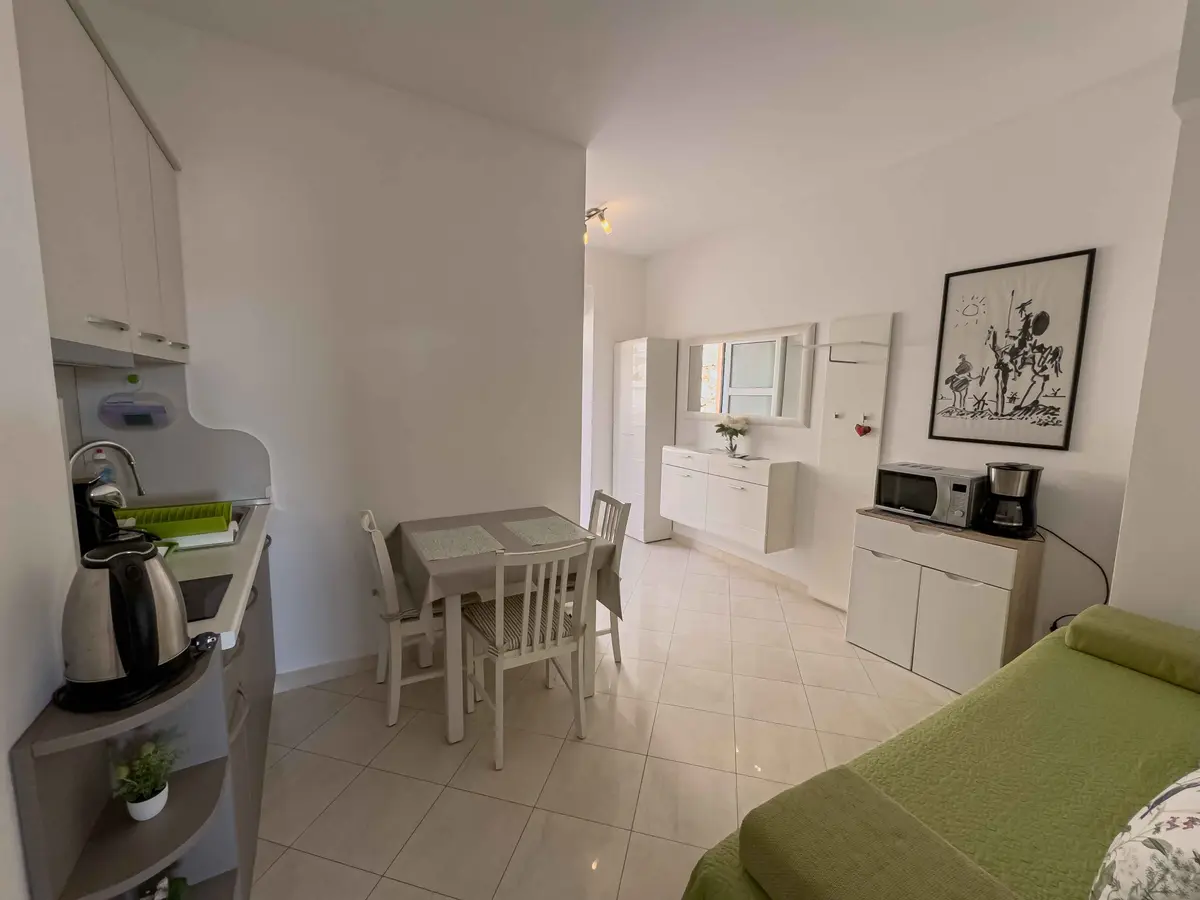 Apartment Island